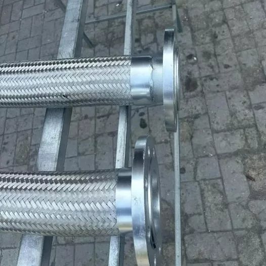 Korrugert fleksibel metallslange
